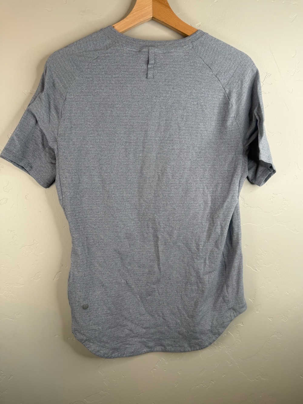 Lululemon Drysense Short Sleeve Shirt in Heathered Regatta Blue Medium - Picture 7 of 11